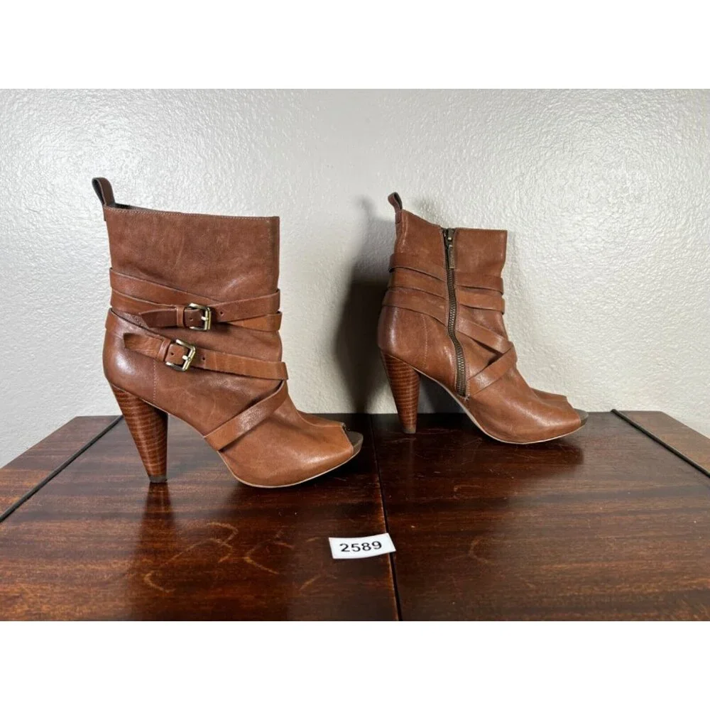 BCBGIRLS CHESTER Womens Boots Leather 6B Brown Straps Factory Distressed - Picture 2 of 10